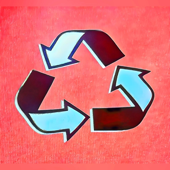 Don't be Trashy Recycling Gtaphic T Shirt - Picture 3 of 3